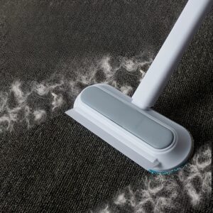 Long-Handle Pet Hair Remover: Durable Roller for Cat & Dog Fur on Sofas & Beds